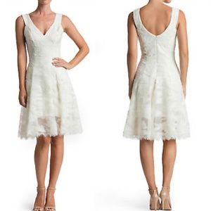 DRESS the POPULATION Ivory Maya Lace Fit 'n Flare Dress Medium EUC
